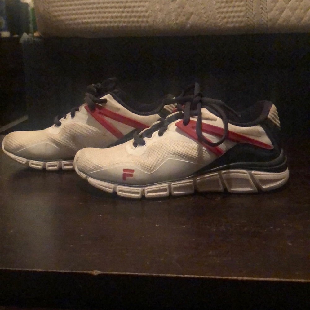 Fila tennis shoes size 2